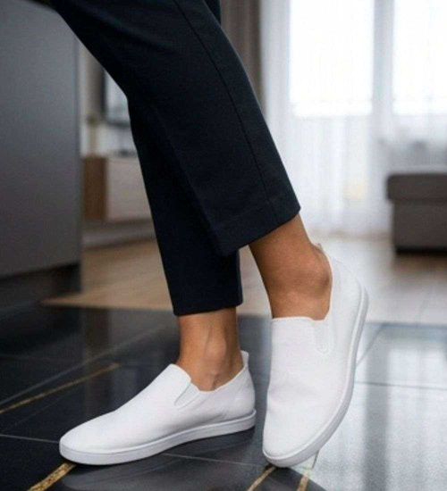 Wsuwane białe tenisówki slip on /G2-2 18675 T242/