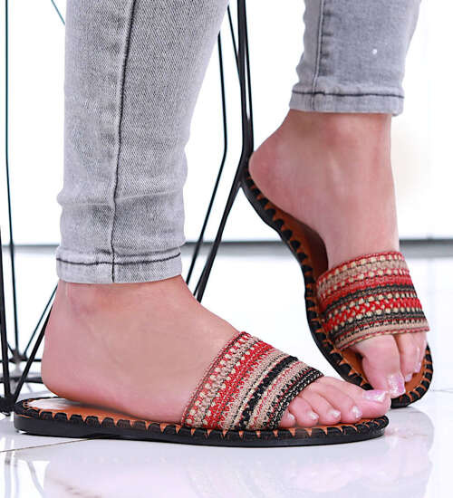 Płaskie klapki damskie z azteckim wzorem Black /B4-2 16354 G079/