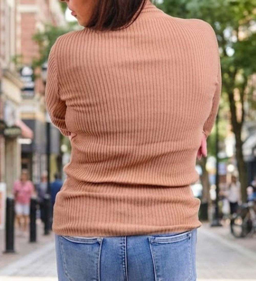 Damski brązowy golf z guziczkami /D8-1 UB288 U108/