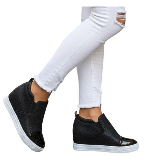 Czarne trampki na niskim koturnie /C1-3 4300 S174/