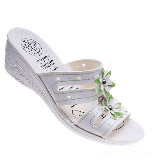 Białe klapki na koturnie z zielonymi przeszyciami /H2 14320 T005/ Białe klapki na koturnie z zielonymi przeszyciami /H2 14320 T005/