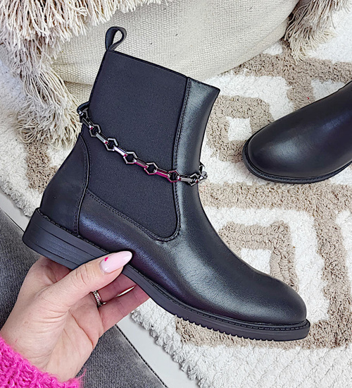 Kobiece czarne botki na niskim obcasie /A1-3 15248 T386/