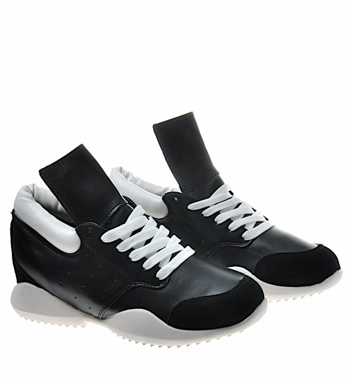 Czarne sneakersy na niskim koturnie /B2-3 9721 S190/