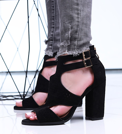 Czarne damskie sandały na słupku /D3-2 15926 T783/