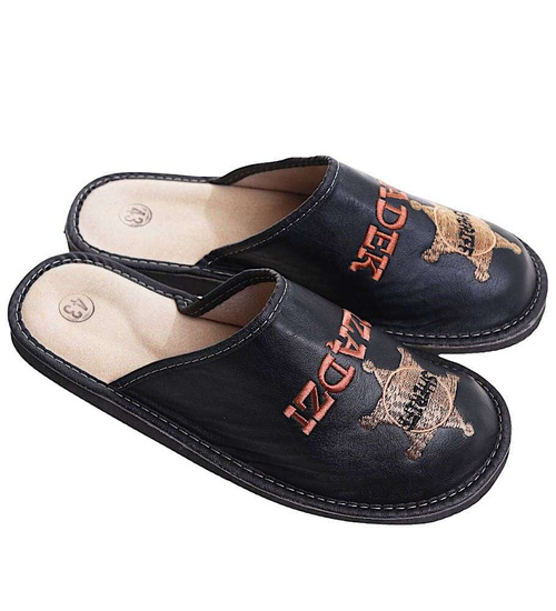 Skórzane kapcie męskie na prezent Dziadek Rządzi /C1-1 6642 S196/