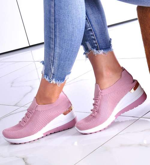 Wsuwane różowe buty sportowe na platformie /A3-3 11734 T399/