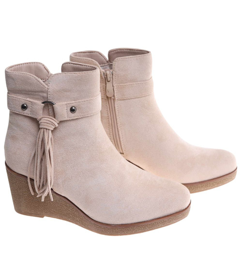 Beżowe zamszowe botki damskie na koturnie /G13-2 18212 T331/