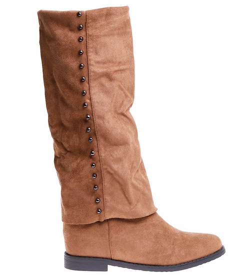 Karmelowe kozaki na niskim koturnie /A4-2 15241 T223/