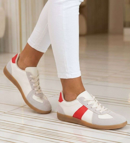 Wiązane snekaersy damskie białe wygodne /A3-3 18715 T177/