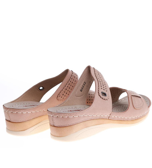 Beżowe klapki damskie na niskiej platformie i koturnie /E10-2 16124 T233/