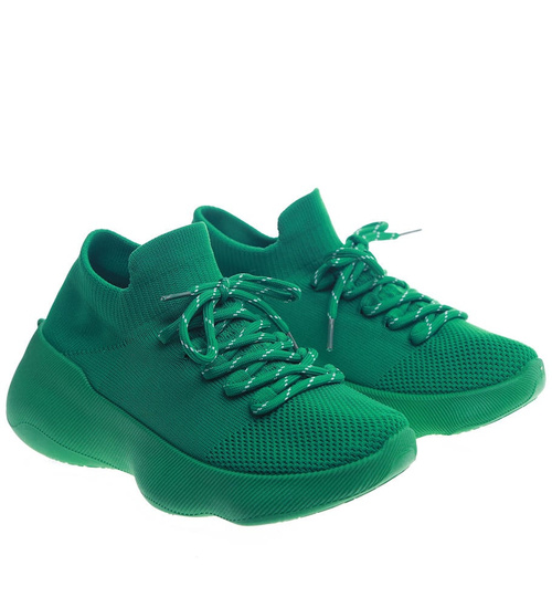 Zielone buty sportowe na niskim koturnie i platformie /G4-3 13511 T236/