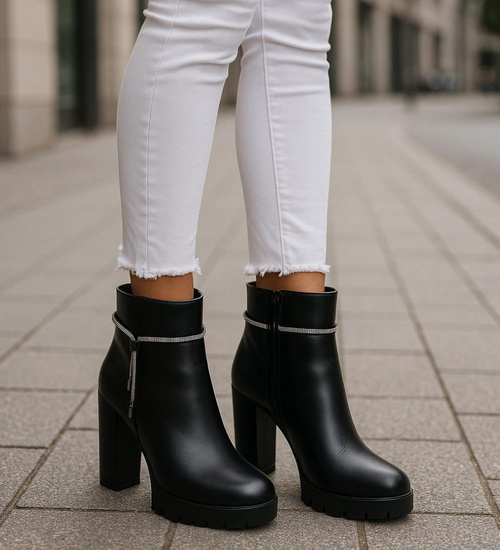 Wizytowe czarne botki na obcasie /E9-1 18237 W303/