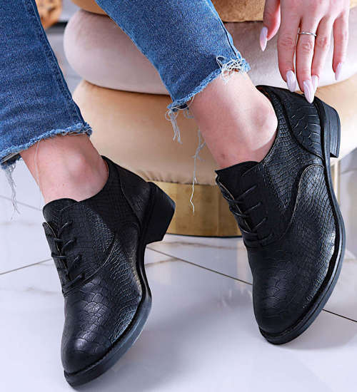 Sznurowane czarne półbuty oxfordy /E3-3 13801 T292/ Sznurowane czarne półbuty oxfordy /E3-3 13801 T292/