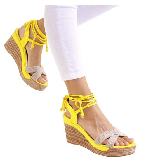 Żółte sandały na koturnie i platformie /F9-3 14065 S243/