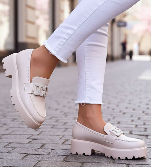 Wsuwane beżowe loafersy damskie /E2-3 14642 T680/