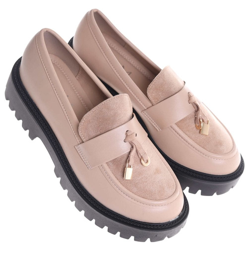 Beżowe półbuty mokasyny z przywieszką /i4-3 18623 W147/