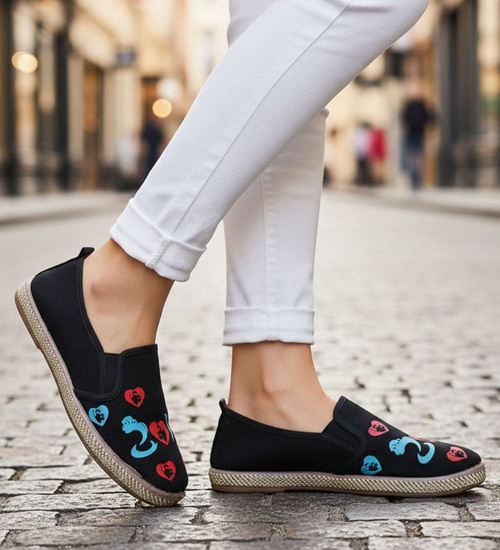 Tenisówki dziecięce z kolorowym printem /D2-2 7833 S094/