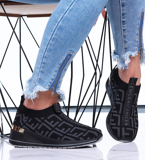 Wsuwane elastyczne czarne buty sportowe /D3-2 16050 T184/