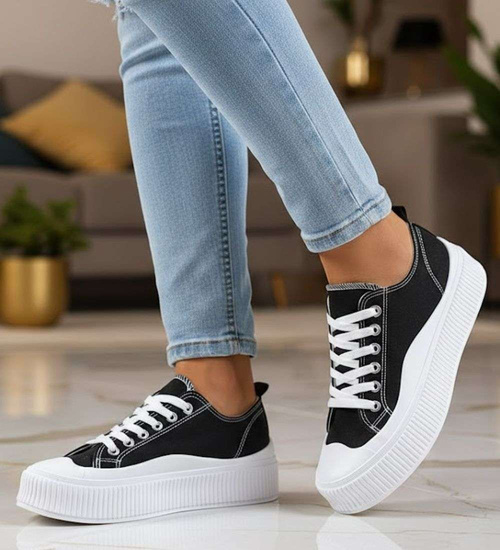 Sznurowane czarne trampki damskie na platformie /B7-1 15678 T182/