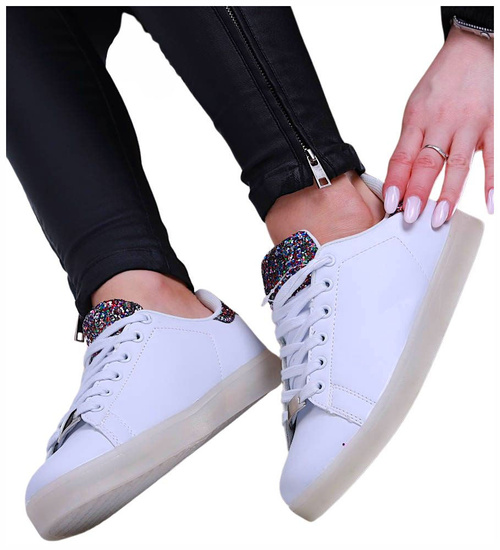 Sznurowane białe damskie trampki /E8-1 13965 S197/