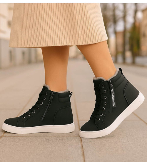 Czarne zimowe trampki z futerkiem /E1-1 18495 T315/