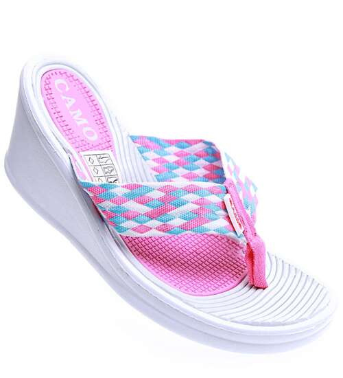 Różowe damskie klapki japonki na koturnie /B4-1 15587 T006/ Różowe damskie klapki japonki na koturnie /B4-1 15587 T006/