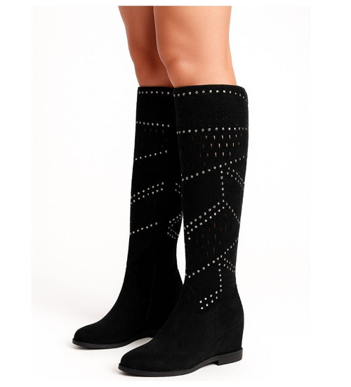 Ażurowe czarne kozaki na niskim koturnie /B6-1 16209 T343/