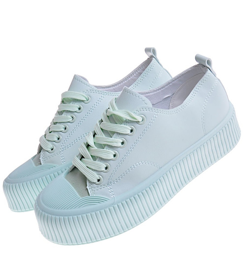 Zielone creepersy na platformie /A10-2 10628 T592/