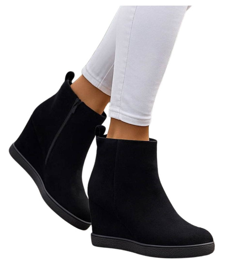 Czarne botki damskie na koturnie /F5-2 18201 T488/