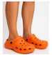 Pomarańczowe klapki na koturnie wodoodporne /H2 17858 G008/