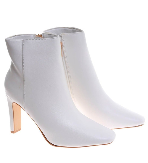 Białe botki damskie na obcasie /B6-1 16878 G285/