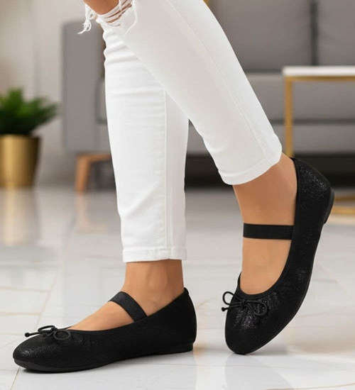 Czarne baleriny damskie z gumką /C6-2 17364 G182/