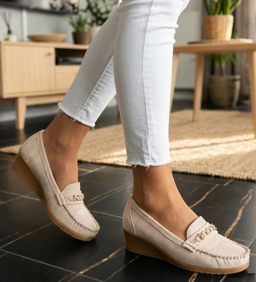 Beżowe czółenka oxfordy na koturnie /G9-3 14624 T427/