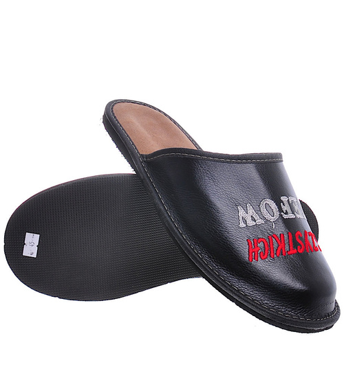 Kapcie na prezent SZEF WSZYSTKICH SZEFÓW CZARNE /E5-1 6643 S199/