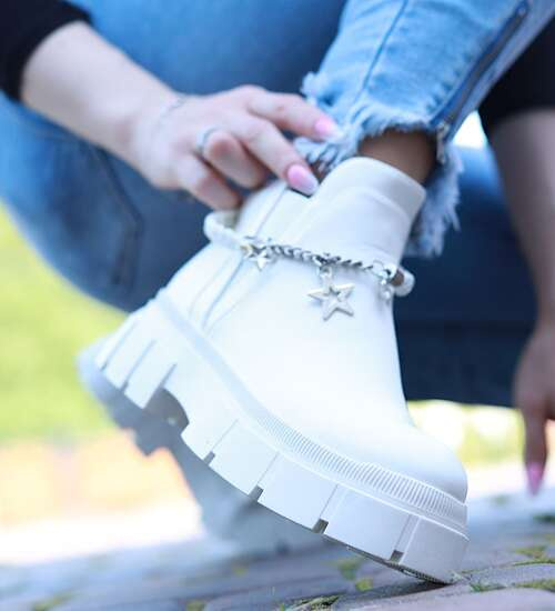 Białe damskie botki sztyblety na platformie /F9-3 14904 S336/ Białe damskie botki sztyblety na platformie /F9-3 14904 S336/