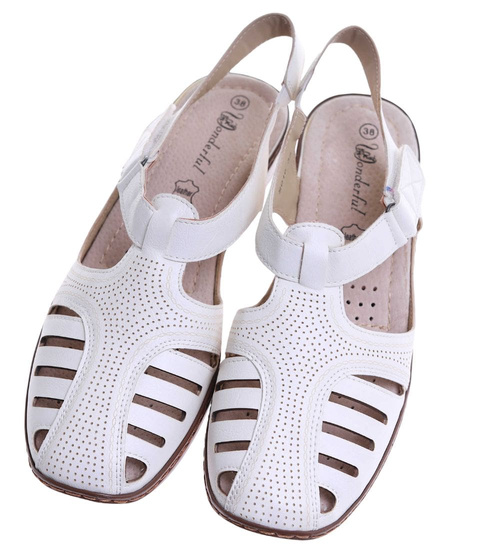 Białe ażurowe sandały damskie z paseczkiem /C5-3 17614 T233/