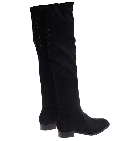 Czarne kozaki muszkieterki na płaskim obcasie /B6-2 18601 G366/