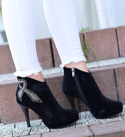 Czarne damskie botki na szpilce /A1-2 16620 T140/