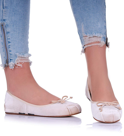 Zamszowe beżowe balerinki z paseczkami /A8-2 13330 T035 +H2/