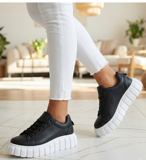 Wiązane czarne trampki na platformie /D2-2 14794 T393/