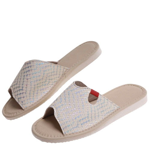 Odkryte kapcie damskie Złote /E7-1 17644 S165/