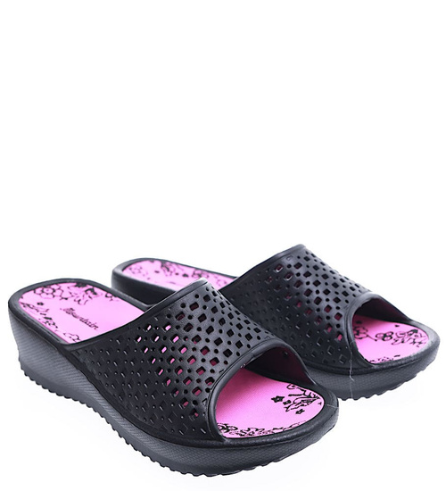 Wodoodporne czarne klapki basenowe na koturnie /E5-1 15589 S187/