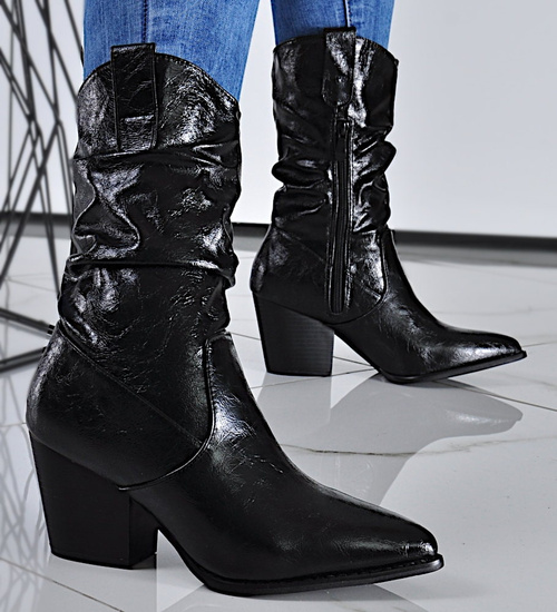 Krótkie czarne kozaki na obcasie /C4-3 9504A S327/