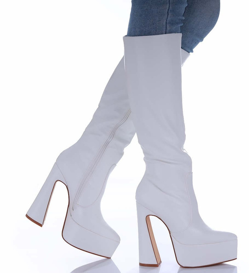 Białe kozaki damskie na platformie /A7-1 16914 G282/