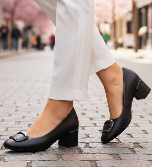 Klasyczne czarne czółenka na klocku /F5-2 18631 T357/