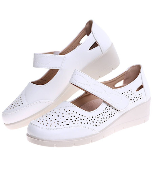 Białe ażurowe półbuty z rzepem na niskim koturnie /A3-3 16163 T330/