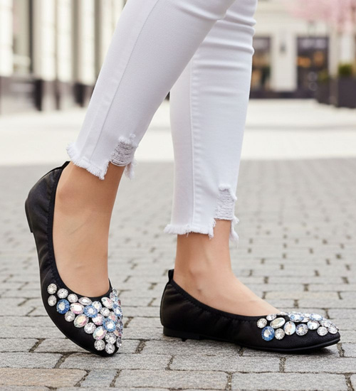 Czarne baletki damskie z kamieniami /G7-2 13043 T595/