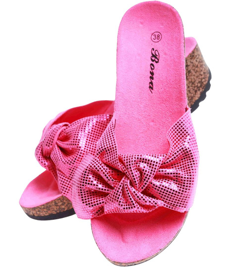 Różowe klapki na niskim koturnie /C7-2 17627 T134/