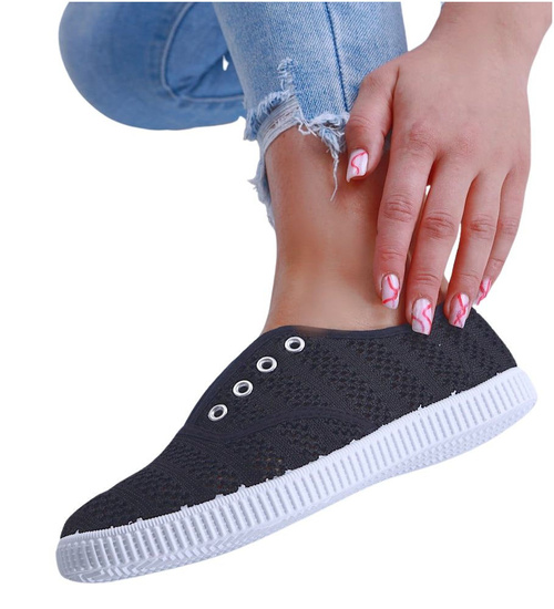 Koronkowe wsuwane czarne tenisówki /C2-2 14411 S199/