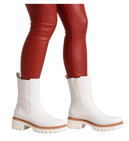 Białe wysokie botki sztyblety na platformie /D9-1 18217 T212/